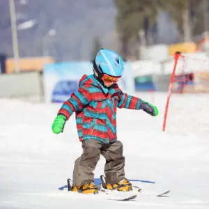 equipo completo esquí infantil con casco
